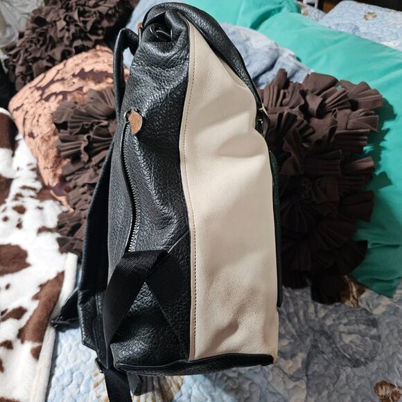 Coach Manhattan Backpack In Mixed Leathers - Picture 11 of 12